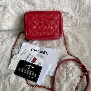 Chanel filigree caviar camera bag